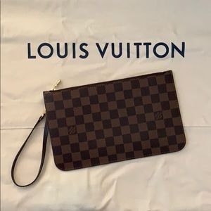 Louis Vuitton Neverfull MM pouch ✨